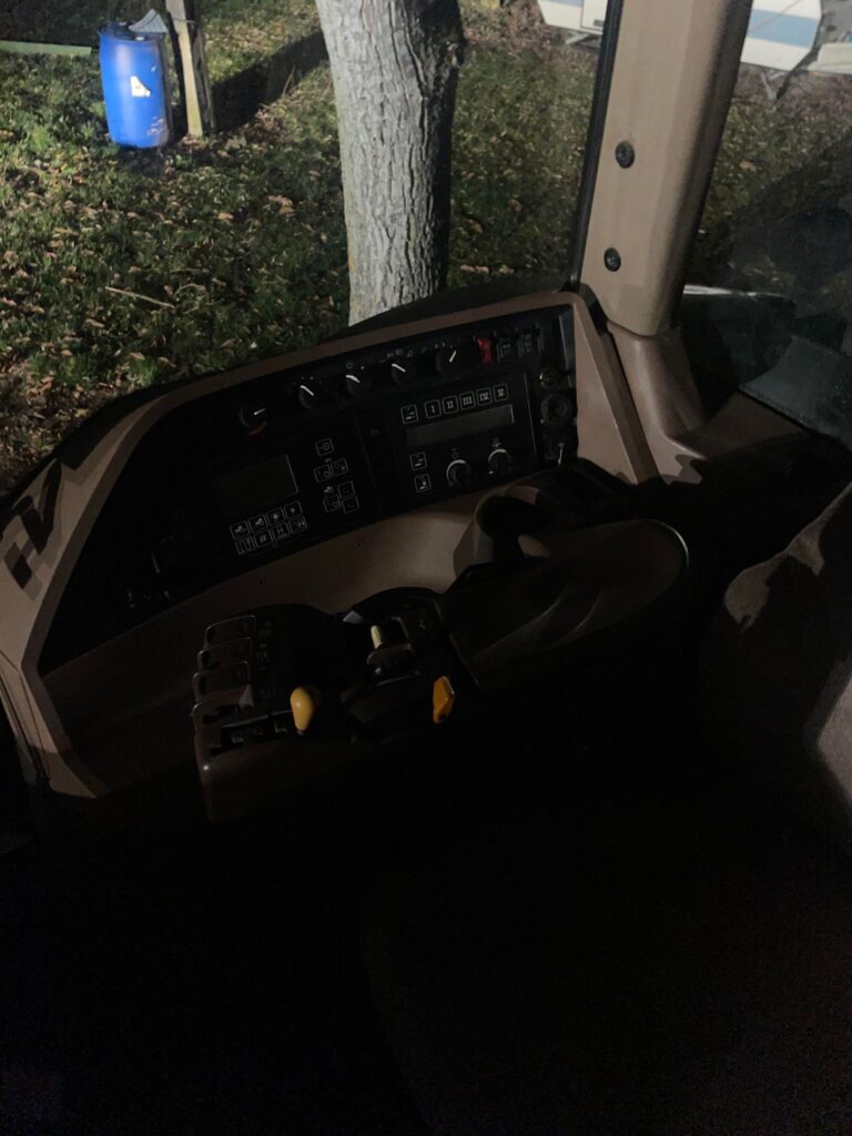 TRACTEUR AGRICOLE JOHN DEERE 8320 ANNEE 2004