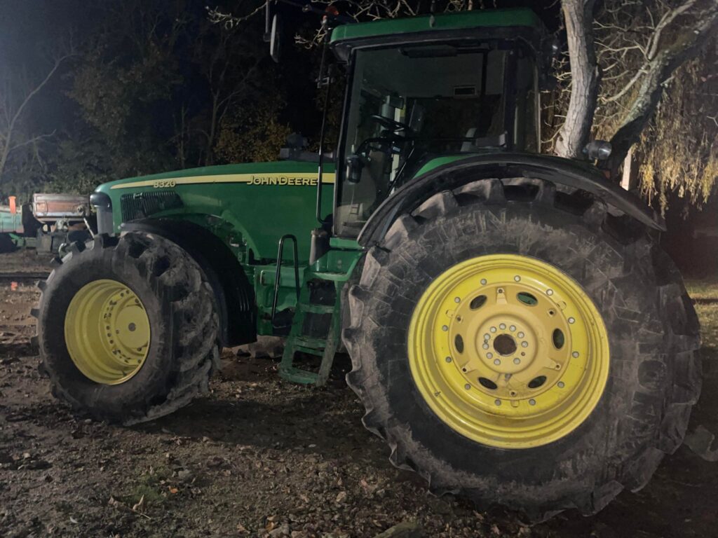 TRACTEUR AGRICOLE JOHN DEERE 8320 ANNEE 2004