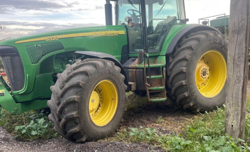 TRACTEUR AGRICOLE JOHN DEERE 8320 ANNEE 2004