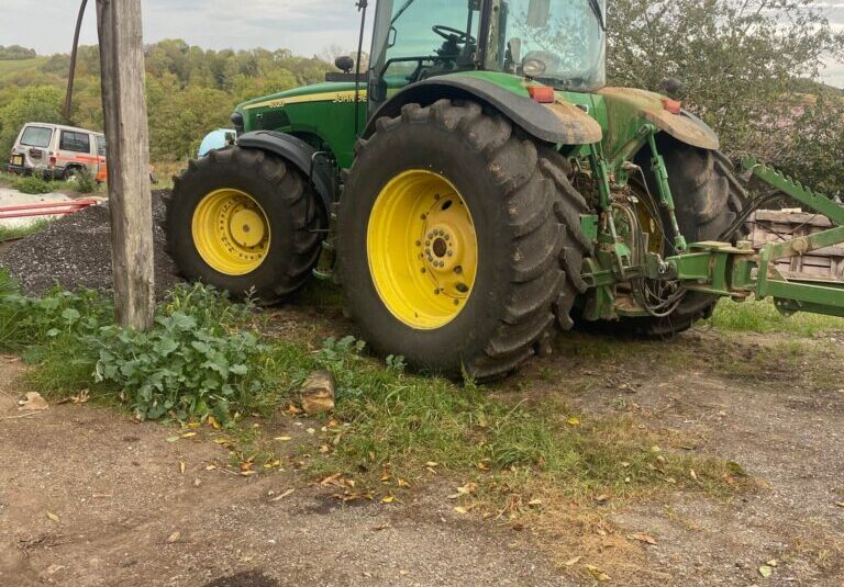 TRACTEUR AGRICOLE JOHN DEERE 8320 ANNEE 2004