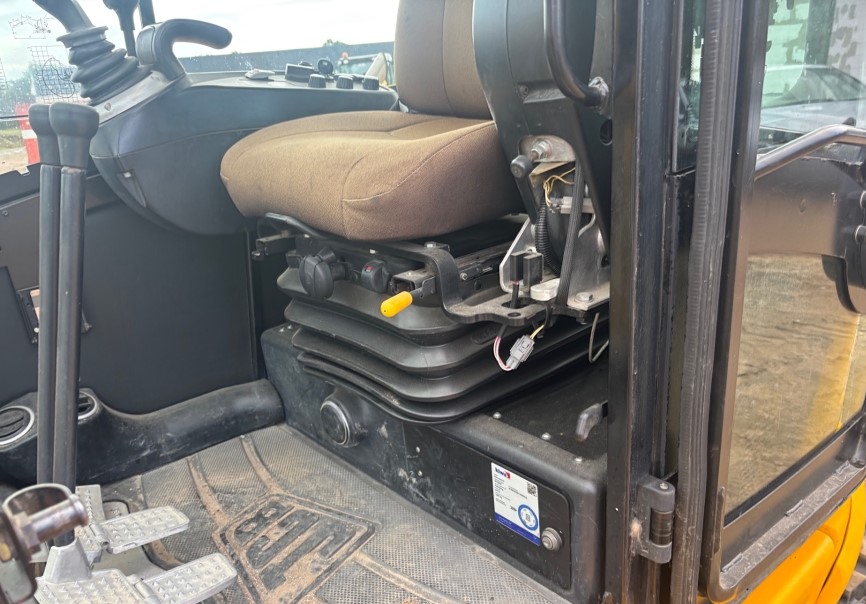 mini pelle JCB 8055 ZTS