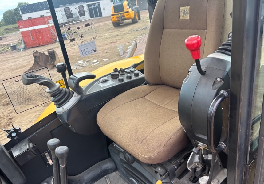 mini pelle JCB 8055 ZTS